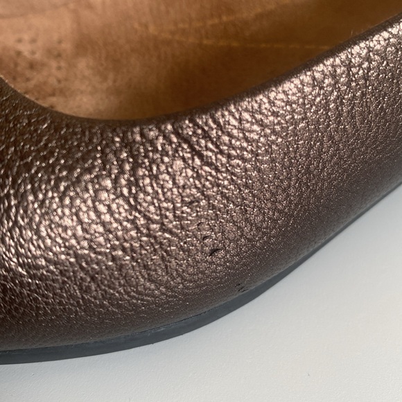 Clarks Keesha Metallic Leather Shoe Size 7.5 Low Heel Square Toe Business Casual - Picture 16 of 16